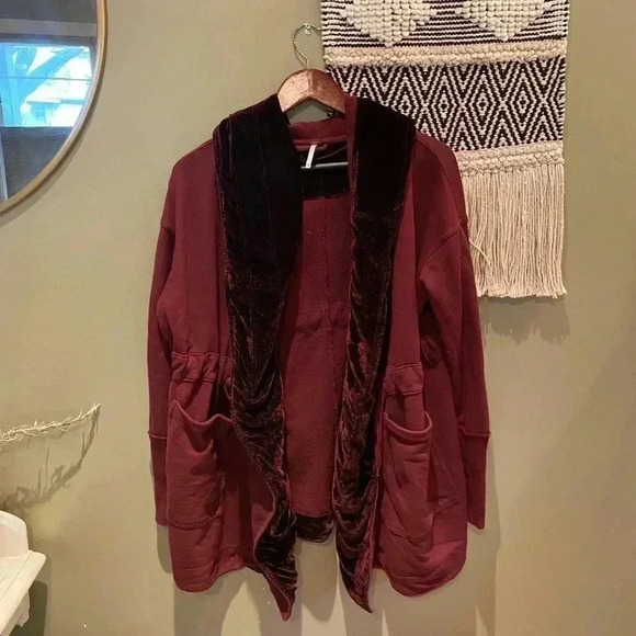 FREE PEOPLE WESTWOOD VELVET TRIM BURGUNDY CARDIGAN WITH HOOD OVERSIZED SIZE XS - Picture 7 of 11